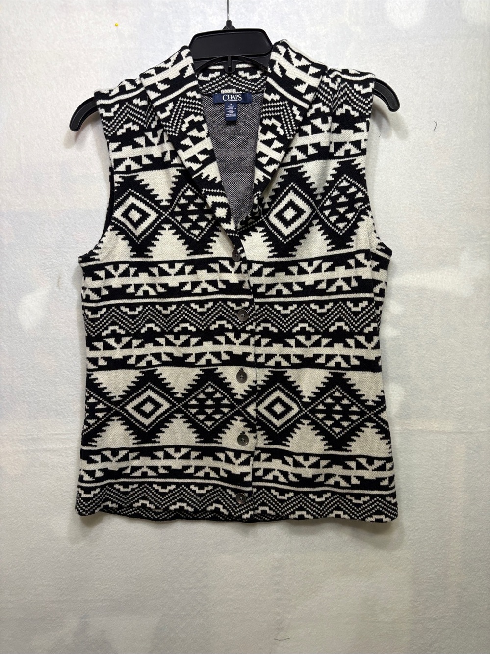 Chaps Black and white Sweater vest Size Medium NWOT